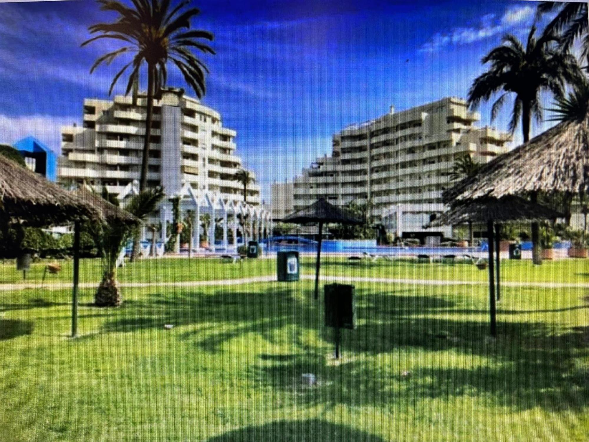 Benalbeach 2bdr Beach100m 5 Pools Gardens Apartment *